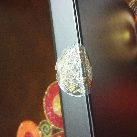 Versace Gift Box with Tissue Paper - Picture 6 of 14